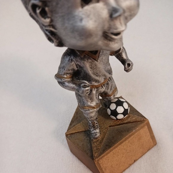 Soccer Player Male BOBBLEHEAD Resin 6" Trophy Cute Happy Face Realistic Soccer - Picture 5 of 10